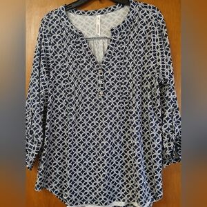 NY Collection Navy and White Patterned Blouse